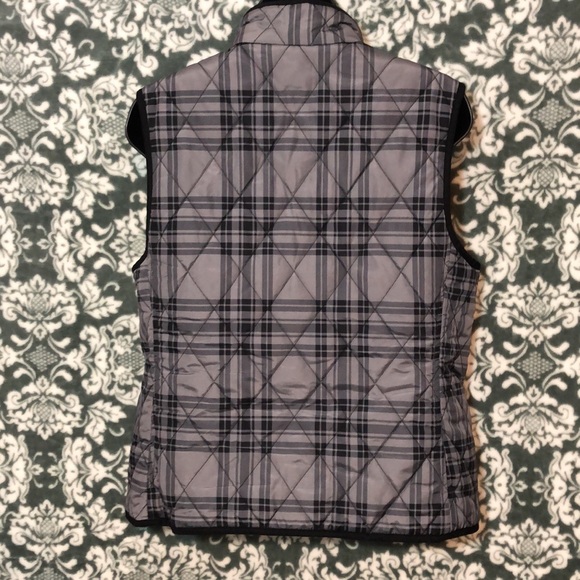Black and Gray Plaid Quilted Vest with Snap Closure and Pockets Sz M - Picture 3 of 8